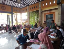 Babinsa Koramil Rogojampi Dampingi Penandatanganan PTSL untuk 200 Warga Karangrejo