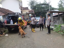 Libatkan Anjing Pelacak Polisi Kembali Cari Korban Longsor di Trenggalek
