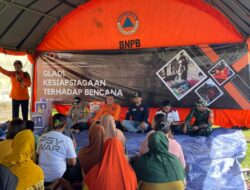 Babinsa Koramil 0825/17 Tunjukkan Sinergitas Produktif, Adaptif, dan Inovatif dalam Simulasi Evakuasi Bencana Megathrust