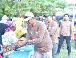 Sambut Hari Bhayangkara ke-79, Kapolda Jatim Safari Kamtibmas Salurkan Bansos untuk Warga Pesisir Situbondo