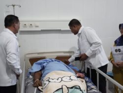 Dirjenpas Kunjungi Petugas Lapas Nabire yang Terluka Akibat Serangan Warga Binaan