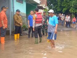 Polres Jombang Kirim Paket Sembako untuk Warga Terdampak Banjir di Kademangan