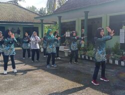 Persit Kartika Chandra Kirana Ranting 10 Koramil 09 Tegaldlimo Gelar Senam Bersama 