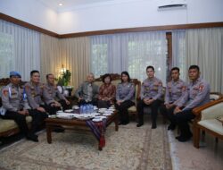 Anjangsana HUT Bhayangkara ke-79, Polri Kunjungi Mantan Kapolri Jenderal (Purn) Roesdihardjo