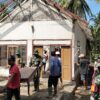 Pra TMMD 125 Kodim Banyuwangi Berlangsung PRODUKTIF, Babinsa Semangat Gotong Royong Renovasi Rumah Warga Kurang Mampu