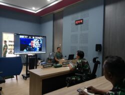 Anggota Staf Ops Kodim Banyuwangi Ikuti Vicon Evaluasi Proglatsi TNI AD Sistem Blok TW II