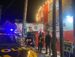 Danramil 0825/06 Gambiran Bersama Forpimka Gelar Patroli Rutin, Malam Minggu, Pastikan Keamanan Wilayah Terjaga