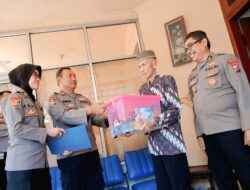 Penuh Haru, Anjangsana SPN Polda Jatim ke Para Purnawirawan di Hari Bhayangkara ke -79