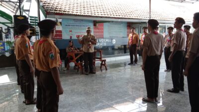 Warga Binaan yang Tergabung dalam Pramuka Lapas Banyuwangi Diberi Pengenalan Upacara Penegak