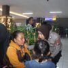 Polwan Polresta Banyuwangi Dampingi Korban Selamat KMP Tunu Pratama Jaya, Lakukan Trauma Healing