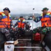 Lanal Banyuwangi Kerahkan Kekuatan Laut Bantu Evakuasi Korban Tenggelamnya KMP Tunu Pratama Jaya