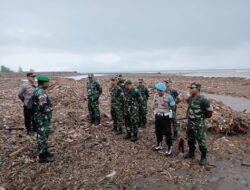 Koramil dan Polsek Kabat Sisir Pantai Pondoknongko, Bantu Pencarian Korban KMP Tunu Pratama Jaya