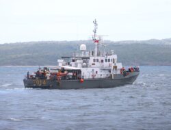 Kapolresta Banyuwangi dan Dirpolairud Polda Jatim Pimpin Pencarian Lanjutan Korban KMP Tunu Pratama Jaya di Selat Bali