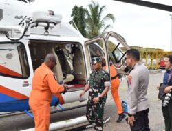 Danrem 083/Baladhika Jaya Didampingi Dandim 0825/Banyuwangi Tinjau Lokasi Tenggelamnya KMP Tunu Pratama Jaya Lewat Patroli Udara