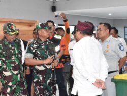 Danrem 083/Baladhika Jaya Tinjau Tempat Istirahat Keluarga dan Korban Tragedi KMP Tunu Pratama Jaya di ASDP Ketapang