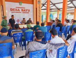 Babinsa Songgon Gelar Sosialisasi Kamtibmas untuk Linmas Desa Bayu