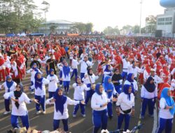 Ribuan Warga Meriahkan Olahraga Bersama Hari Bhayangkara ke – 79 di Stadion Kanjuruhan Malang