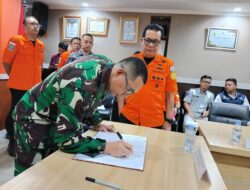 Dandim 0825 Banyuwangi Hadiri Penutupan dan Pemgalihan Operasi SAR KMP Tunu Pratama Jaya