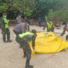 Tim Gabungan TNI-Polri  Evakuasi Jenazah Diduga Korban KMP Tunu Pratama Jaya Ditemukan di Pantai Parang Gedek