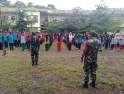 Babinsa Koramil 0825/20 Songgon Produktif Berikan Materi Wasbang Dan PBB Pada MPLS SMK Nurut Taqwa