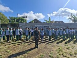 Cetak Generasi Berkarakter, Koramil 0825/05 Kalibaru Bekali Siswa MTsN 11 Banyuwangi Kedisiplinan dan PBB