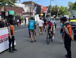 Polresta Banyuwangi Sebar Pasukan Amankan Etafe 1 Balap Sepeda TDBI 2025