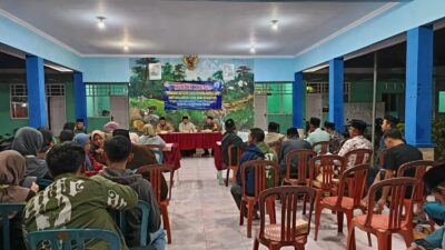 Babinsa Koramil 0825/20 Songgon Produktif Hadiri Musdes Khusus Penetapan Keluarga Penerima Manfaat BLT-DD Desa Bangunsari