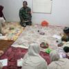 Serka Poniran Dengan Sabar Mengajar Keaksaraan, Warga Apresiasi Positif Upaya Babinsa