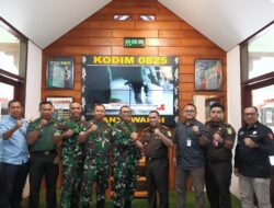 Sinergitas TNI-Kejaksaan, Kajari Banyuwangi Kunjungi Makodim 0825