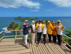 Menyusuri Gugusan Karang, Merayakan Kata: Studi Sastra Lentera Banyuwangi di Green Island