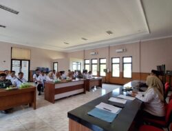 Rapat Persiapan Gebyar Merah Putih, Kecamatan Kabat Siap Meriahkan HUT RI ke-80