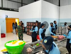 Babinsa Koramil 0825/07 Cluring Dampingi Program Makan Bergizi Gratis untuk Pelajar