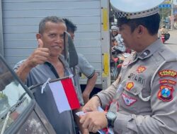 Jelang HUT ke-80 RI, Polres Pacitan Tebar Semangat Nasionalisme Lewat Pembagian Ratusan Bendera