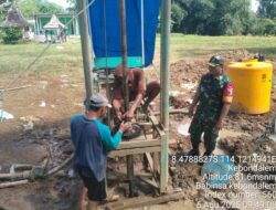 Babinsa Desa Kebondalem Pantau Pengerjaan Sumur Bor untuk Warga Dusun Kebonrejo