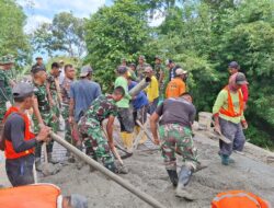 Satgas TMMD ke-125 Kodim Banyuwangi Lakukan Pengecoran Jembatan Penghubung Desa di Siliragung