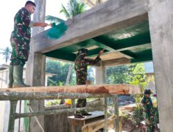 Satgas TMMD ke-125 Kodim Banyuwangi Lakukan Pengecatan Sumur Bor di Dusun Tegalwagah