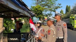 Ribuan Bendera Merah Putih Dibagikan oleh Polres Probolinggo untuk Warga, Bangkitkan Semangat Kemerdekaan RI ke – 80