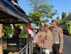 Ribuan Bendera Merah Putih Dibagikan oleh Polres Probolinggo untuk Warga, Bangkitkan Semangat Kemerdekaan RI ke – 80