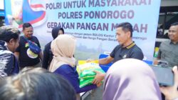 Polres Ponorogo Gelar Pasar Murah, Sediakan 47 ton Beras Warga Sambut Antusias