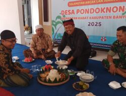 Semarak Safar-Safaran di Desa Pondoknongko, Warga Tumpah Ruah di Jalan Desa.