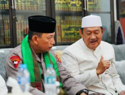 Kapolri Temui Gus Ubed di Ponpes Langitan, Perkuat Silaturahmi dengan Ulama