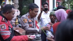 Polres Jember Tebar Kebaikan di Hari Kemerdekaan, Berbagi Makanan Bergizi Gratis Untuk Kaum Rentan