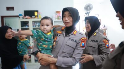 Sambut Hari Jadi ke-77, Polwan Polda Jatim Gelar Baksos di Griya Yatim