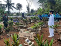 Babinsa Desa Dasri Gelar Tabur Bunga di Makam Pahlawan, Tanamkan Nilai Patriotisme pada Generasi Muda