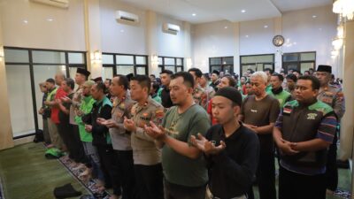 Kapolres Jember & FKJOB Gelar Sholat Gaib, Doakan Driver Ojol Korban Aksi di Jakarta