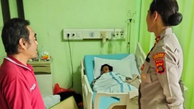 Kapolres Jembrana Tunjukkan Kepedulian, Jenguk Istri Awak Media yang Dirawat di RSU Negara