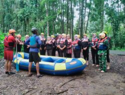 Komandan Koramil 0825/20 Songgon Dampingi kunjungan Wisata Ketua Persit Cabang XXXIX Kodim 0825/Banyuwangi Ke Destinasi Wisata Bos Pro Desa Sumberbulu