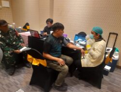 TNI Peduli Kemanusiaan: Dandim 0825 Banyuwangi Bersama Jajaran Koramil Giri Turut Serta Dalam Aksi Donor Darah Hotel Aston