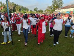 Ribuan Warga Meriahkan Jalan Santai HUT ke-80 RI di Desa Dadapan