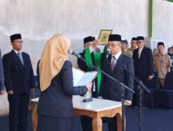 Pelantikan di Tempat Sampah, Dari Pelayan Menjadi Cermin Birokrasi Banyuwangi